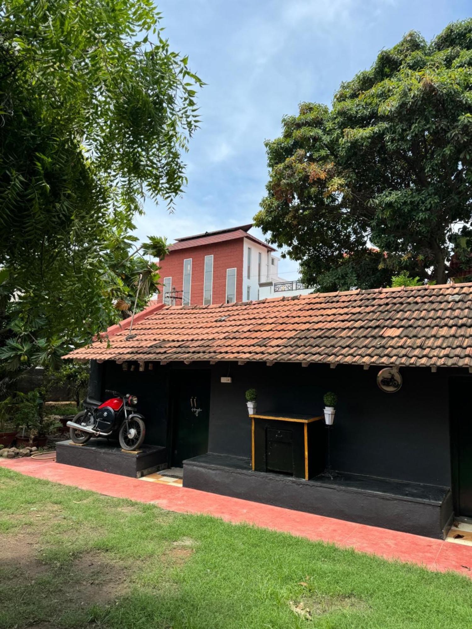 The Lazy Palm Shack Hotel Coimbatore Exterior foto