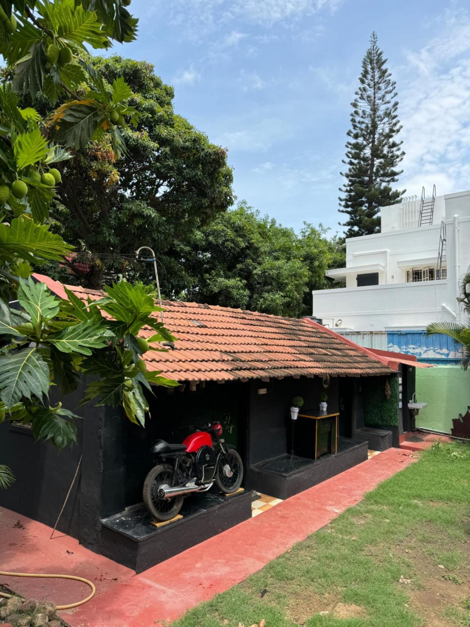 The Lazy Palm Shack Hotel Coimbatore Exterior foto